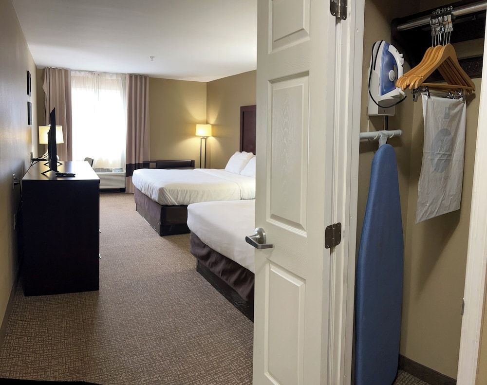 Room, 2 Queen Beds, Non Smoking