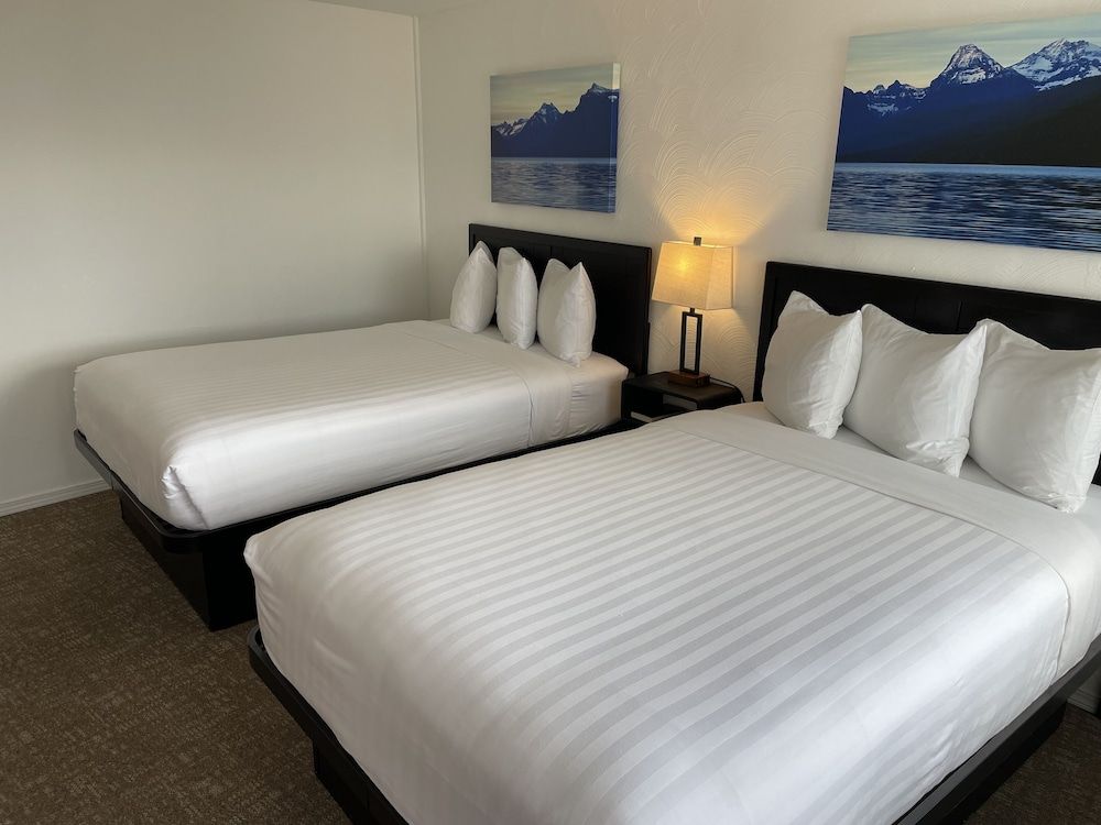 Americas Best Value Inn Polson Room, 2 Double Beds, Lake View (Partial) 3