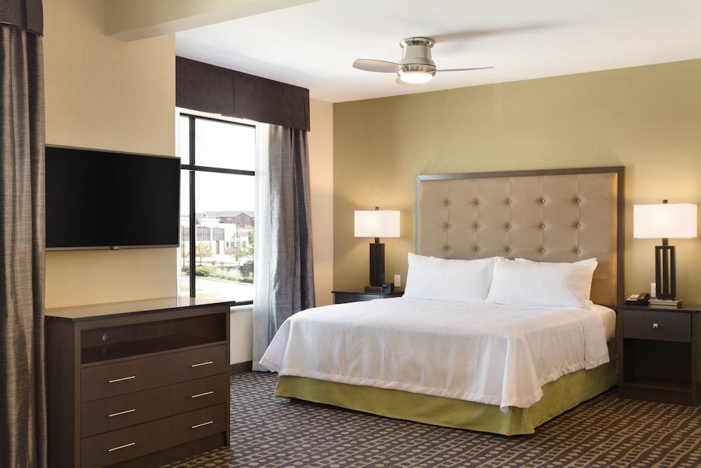 Studio, 1 King Bed, Accessible, Bathtub