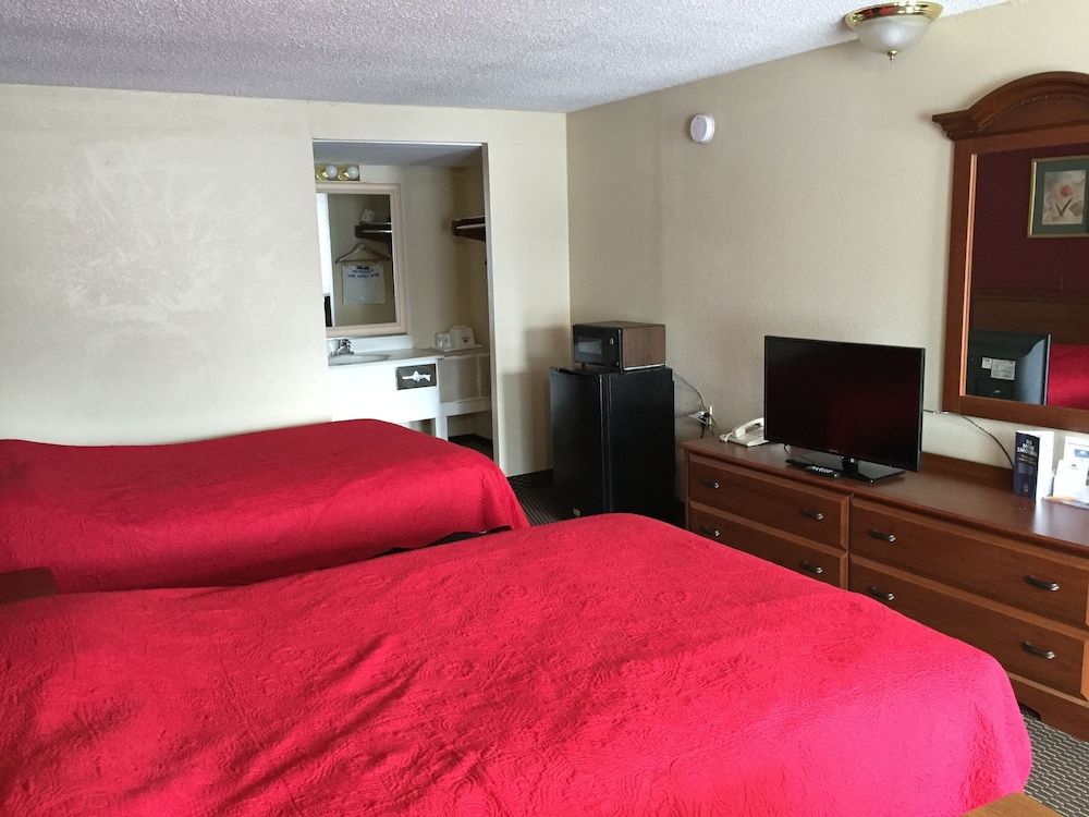 FairBridge Inn Express Merrillville Standard Room, 1 King Bed, Non Smoking 2