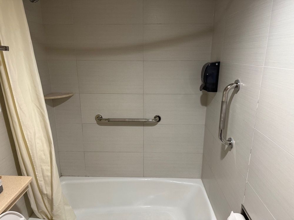 The Floral Park Motor Lodge