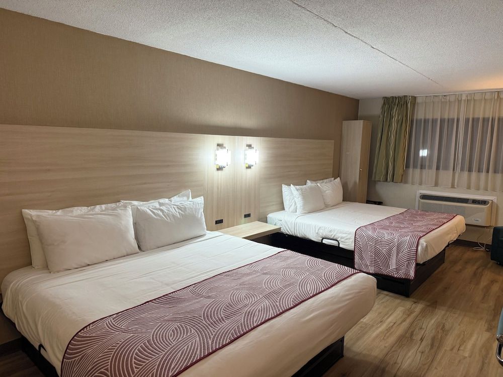 The Floral Park Motor Lodge Standard Room, 2 Double Beds, Non Smoking 2