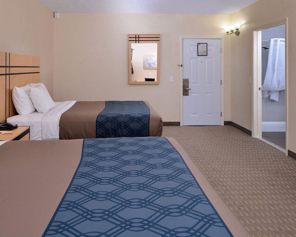 Room, 2 Queen Beds, Accessible, Non Smoking