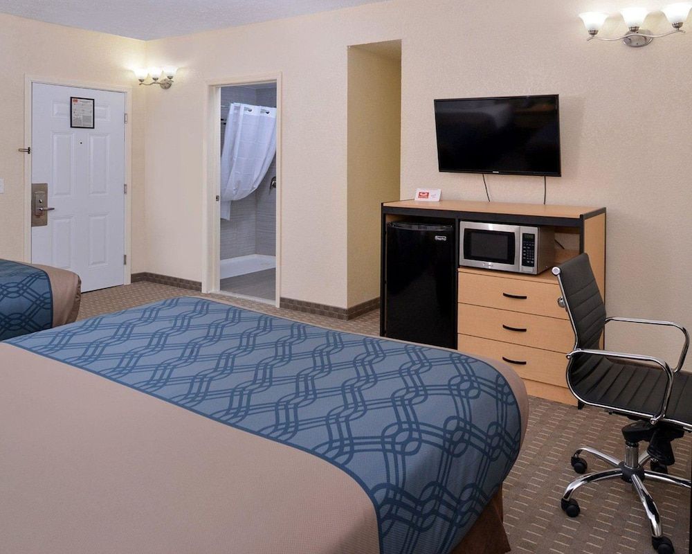 Standard Room, 2 Queen Beds, Non Smoking