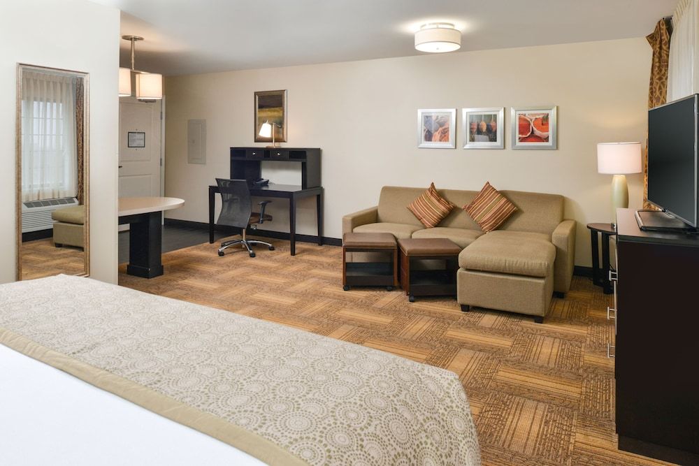 Studio Suite, 1 King Bed, Accessible, Kitchen (Communications)