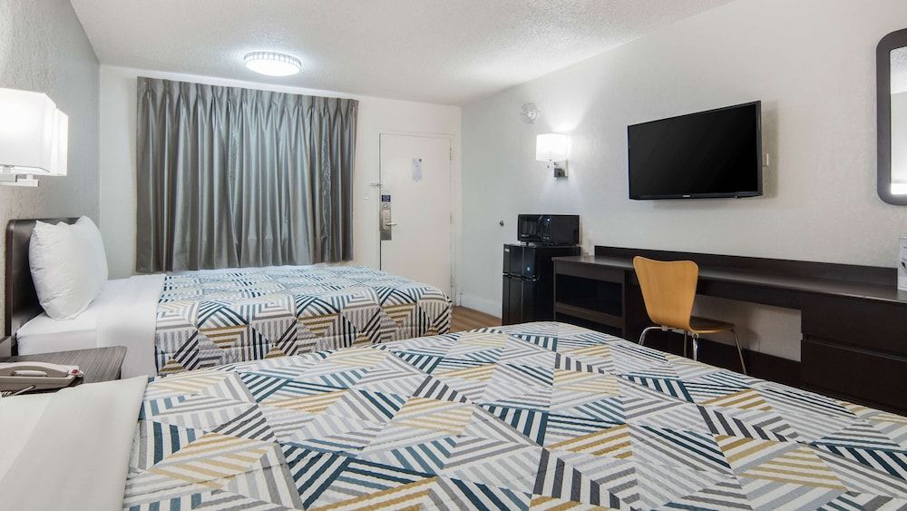 Standard Room, 2 Queen Beds, Smoking