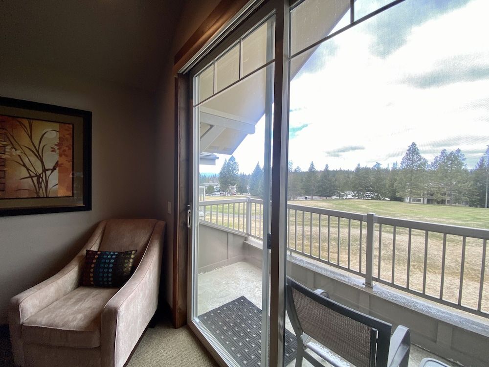 Meadow Lake Resort & Condos Penthouse 11