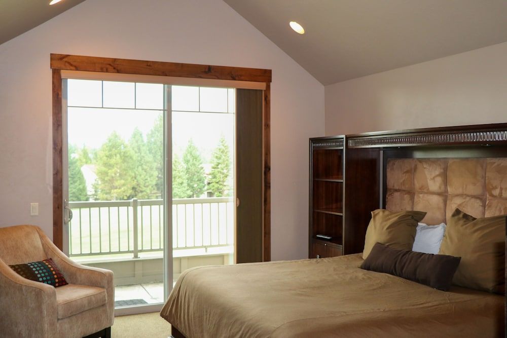 Meadow Lake Resort & Condos Penthouse 2