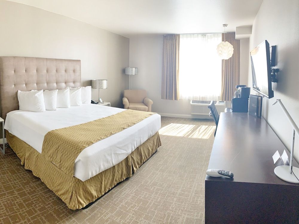 Redac Gateway Hotel In Torrance Standard Room, 1 King Bed 4