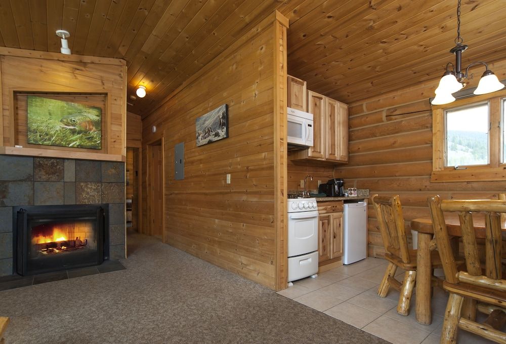 320 Guest Ranch Two Bedroom Riverfront Cabin 6