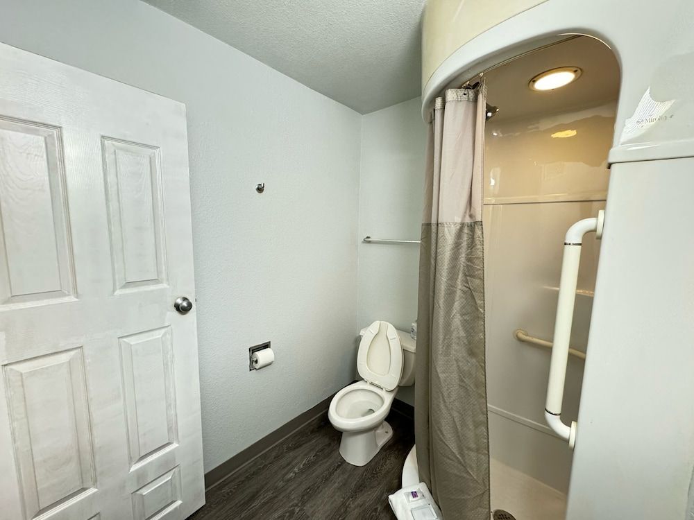 Motel 6 Casper Standard Room, 2 Double Beds, Non Smoking, Refrigerator & Microwave 6