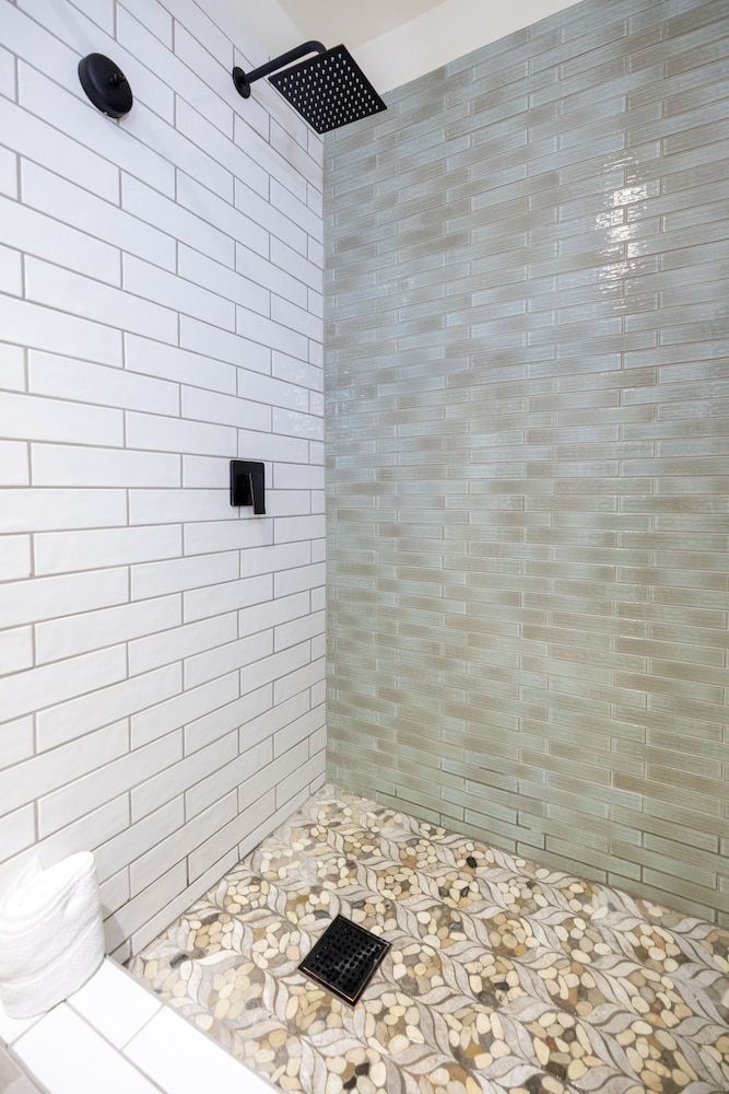 Ocean Tide Beach Resort Poolside Suites (1st Floor) 2