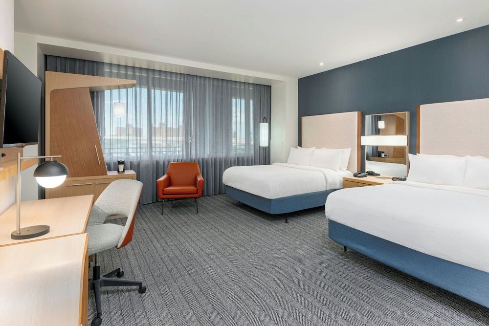 Courtyard Buffalo Downtown / Canalside Room, 2 Queen Beds