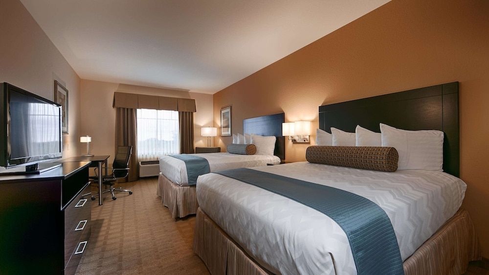 Best Western Plus Lytle Inn & Suites Standard Room, 2 Queen Beds, Non Smoking, Refrigerator & Microwave