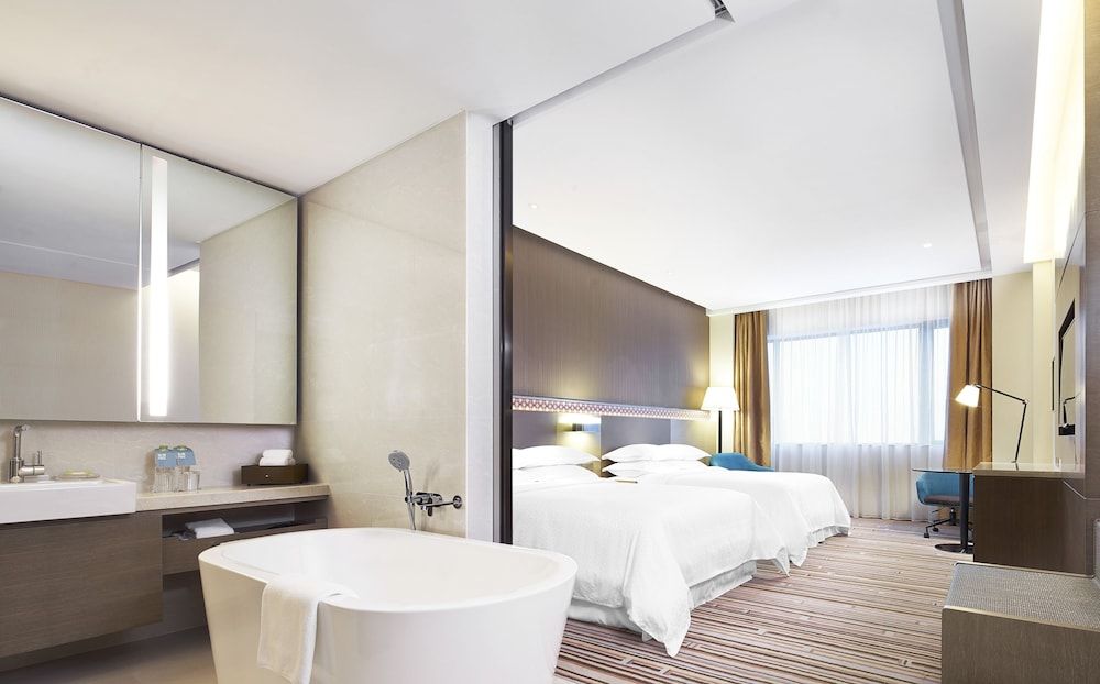 Room, 2 Double Beds, Corner