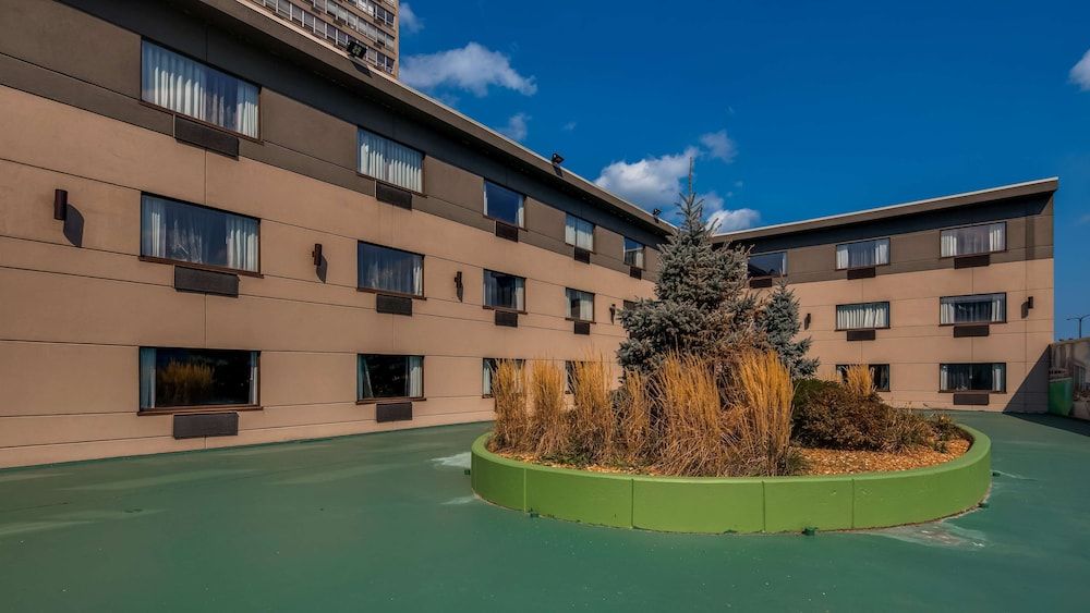 undefined Best Western Plus Hyde Park Chicago Hotel 3