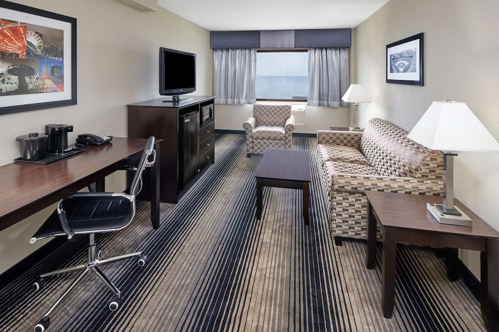 undefined Best Western Plus Hyde Park Chicago Hotel 5