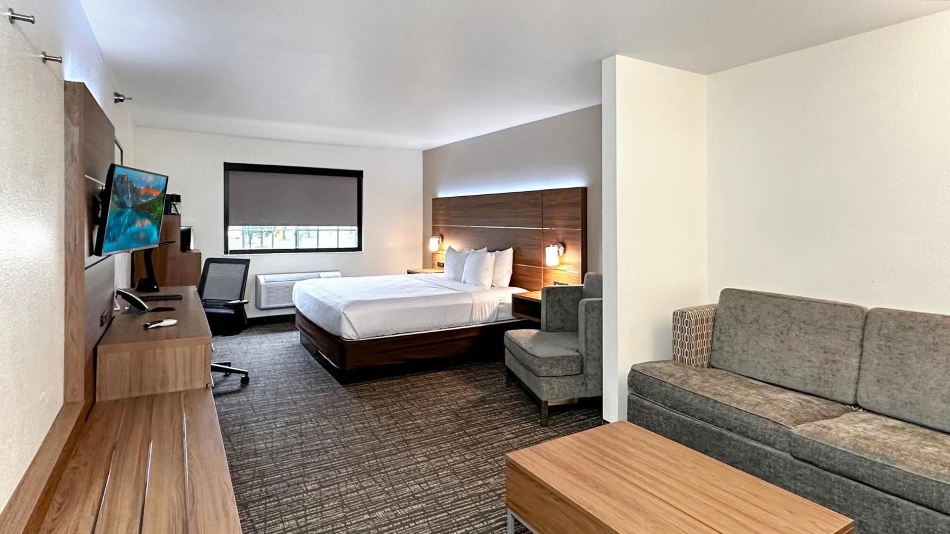 King Room with Sofa Bed