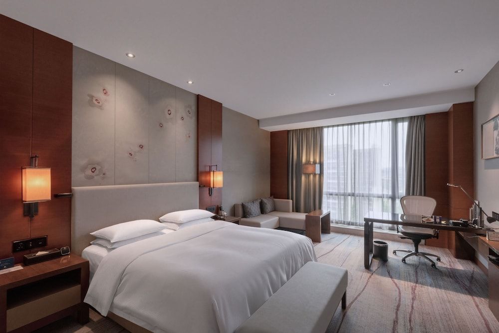 undefined DoubleTree by Hilton Guangzhou Science City-Free Shuttle Bus Service During Canton Fair Period 5