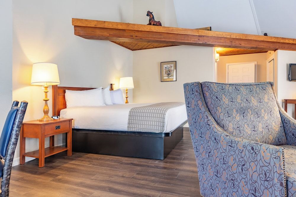 The Wolfeboro Inn Premier Studio Suite 5