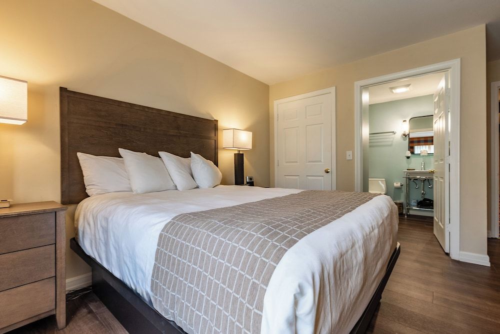 The Wolfeboro Inn Standard Queen