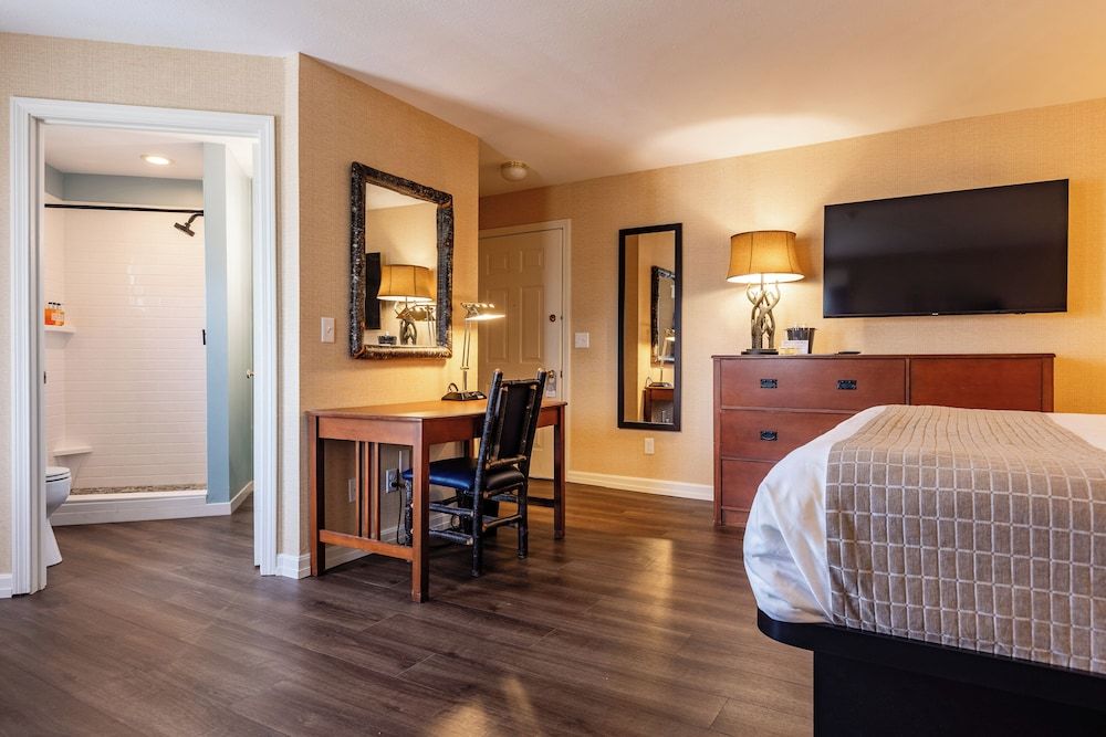 The Wolfeboro Inn Junior Studio Suite 9