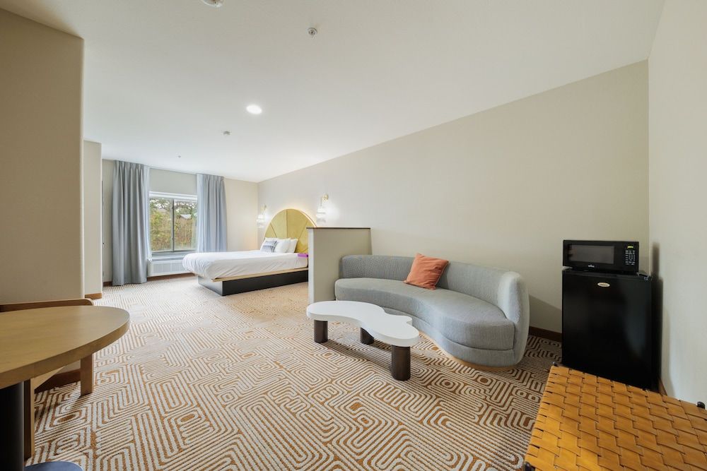 Blanco River Hotel Premium King Suite 3