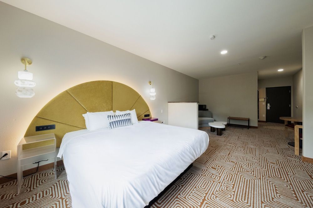 Blanco River Hotel Premium King Suite 2