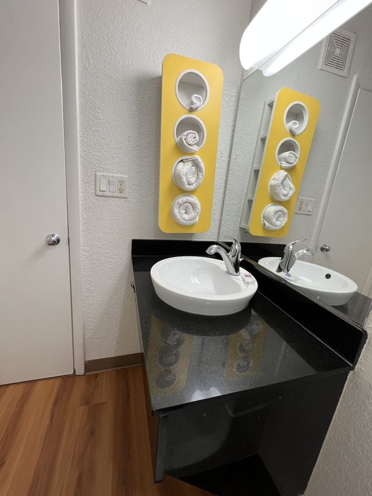 Motel 6 Longview, TX Standard Room, 2 Double Beds, Smoking, Refrigerator & Microwave 3