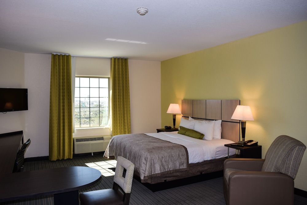 Studio Suite, Multiple Beds, Accessible (Communications)