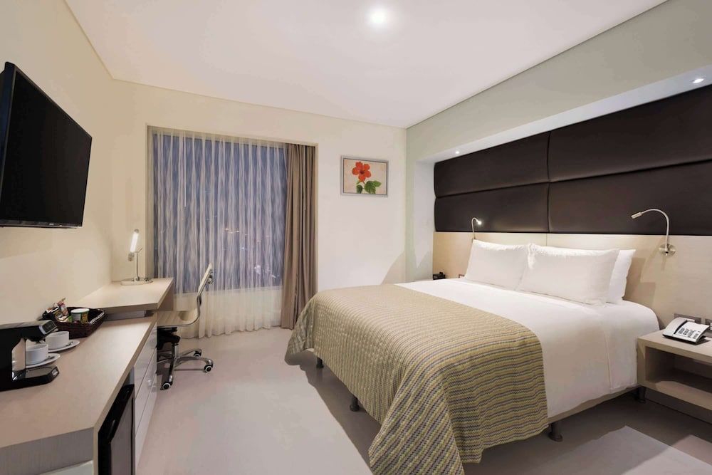 Standard Room, 1 Queen Bed