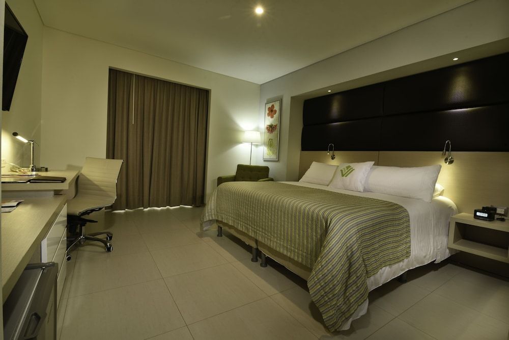 Standard Room, 1 King Bed