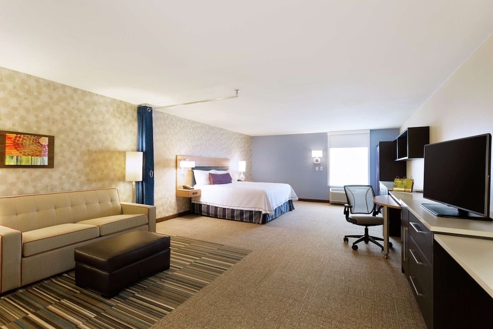Premium Studio, 1 King Bed, Accessible, Non Smoking (Hearing)