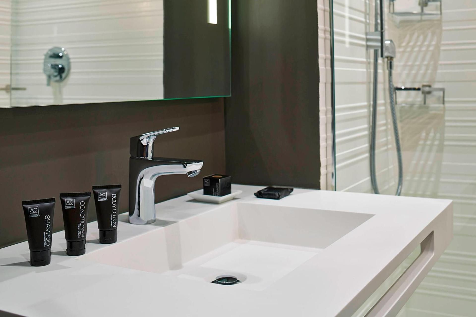 King Room with Balcony - Hearing Accessible