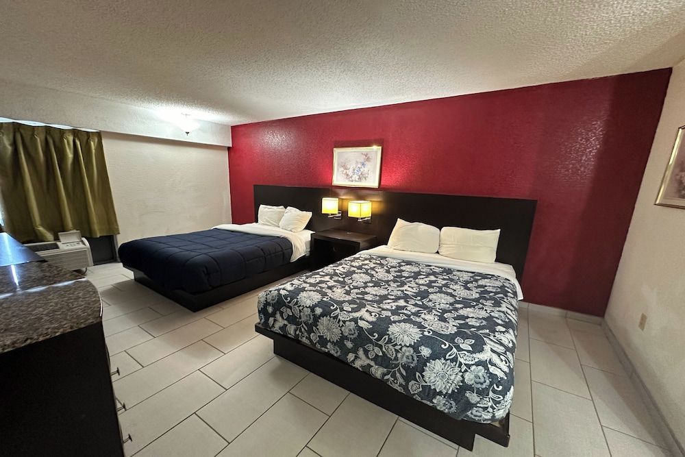 Room, 2 Queen Beds, Smoking