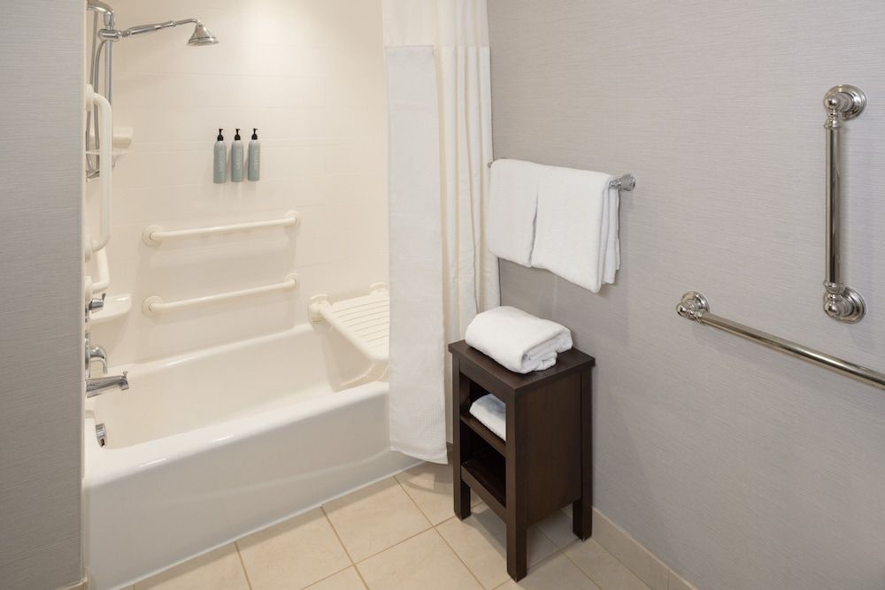 Room, 2 Queen Beds (Mobility/Hearing Accessible, Tub)