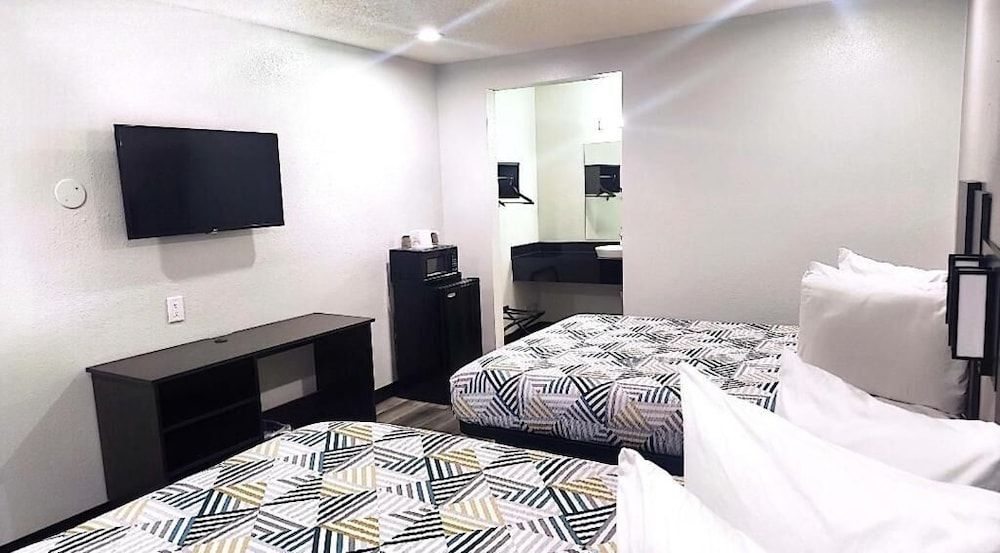 Standard Room, 2 Queen Beds, Non Smoking