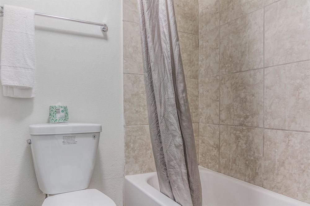 Motel 6 Texarkana, AR Standard Room, 2 Double Beds, Non Smoking 6