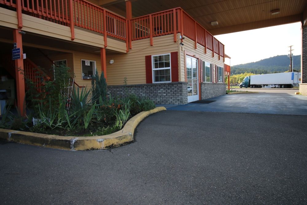 Rice Hill Inn