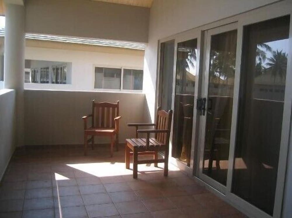 Elmina Bay Resort Deluxe Twin Room 7