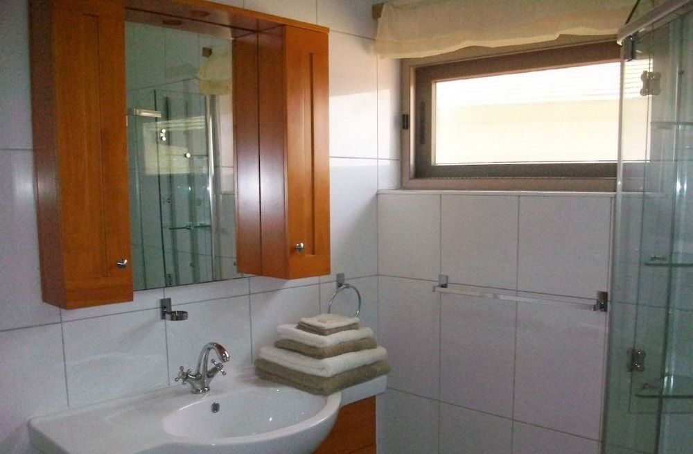 Elmina Bay Resort Deluxe Twin Room 8