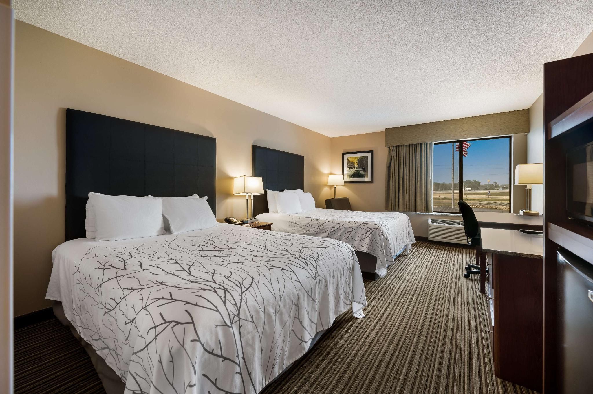 2 queen beds, nonsmoking