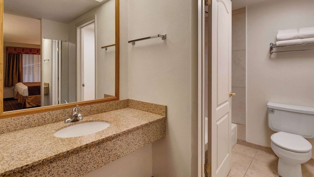 SureStay by Best Western Miles City Suite, 2 Queen Beds, Non Smoking, Refrigerator & Microwave (Living Room, with Sofabed) 3