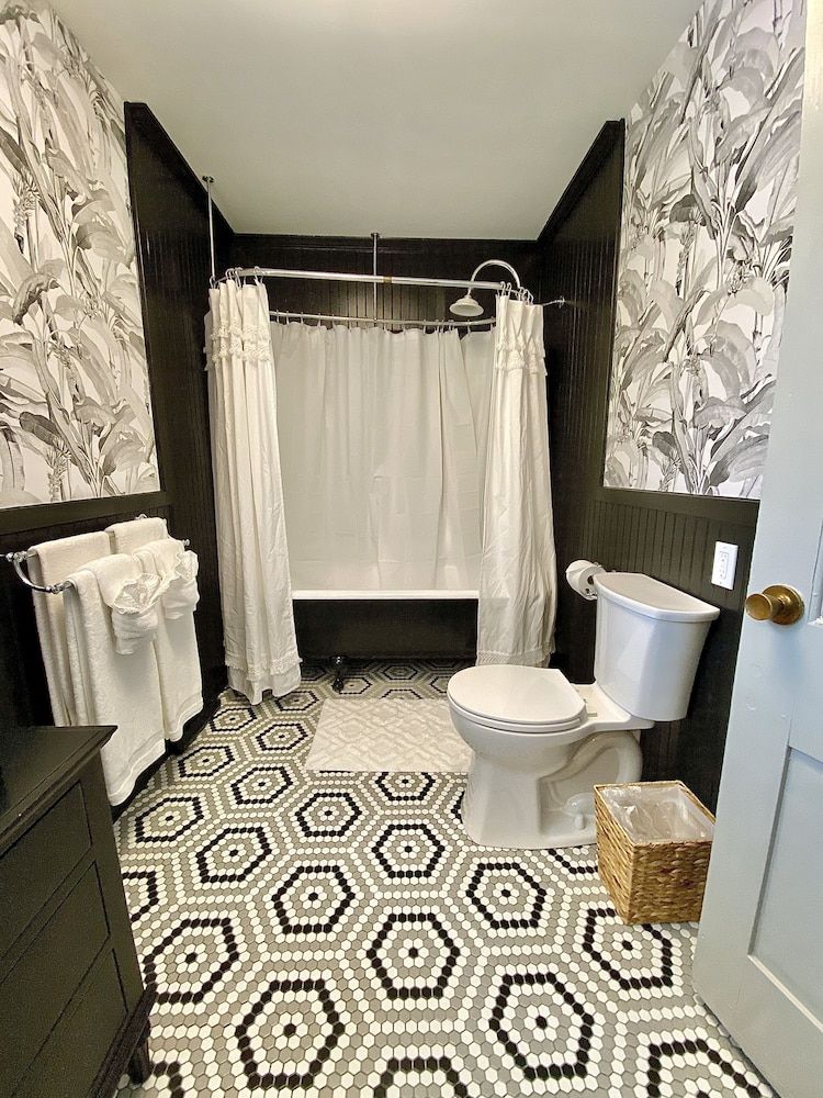 Coppersmith Inn B&B Luxury Suite, 1 King Bed, Garden View (Clara's Cottage) 8