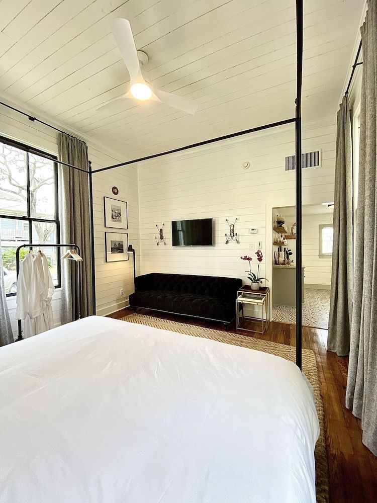 Coppersmith Inn B&B Luxury Suite, 1 King Bed, Garden View (Clara's Cottage) 3