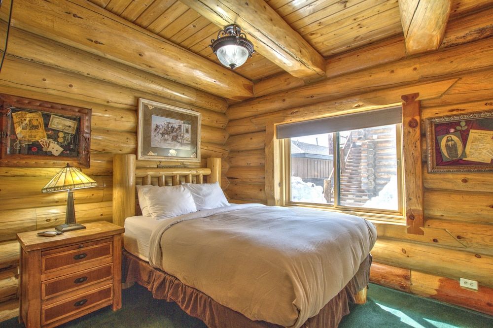 Family Cabin, Private Bathroom (South Fork Series)