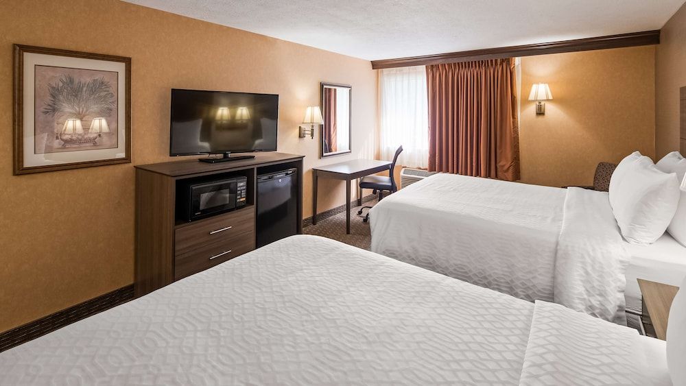 Best Western Plus North Canton Inn & Suites Standard Room, 2 Queen Beds, Non Smoking, Refrigerator & Microwave (Pet Friendly)