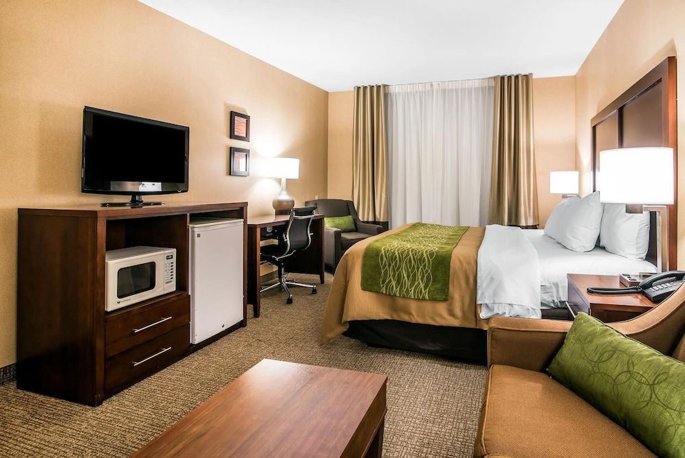 Standard Single Room, 1 King Bed, Non Smoking (Upgrade)