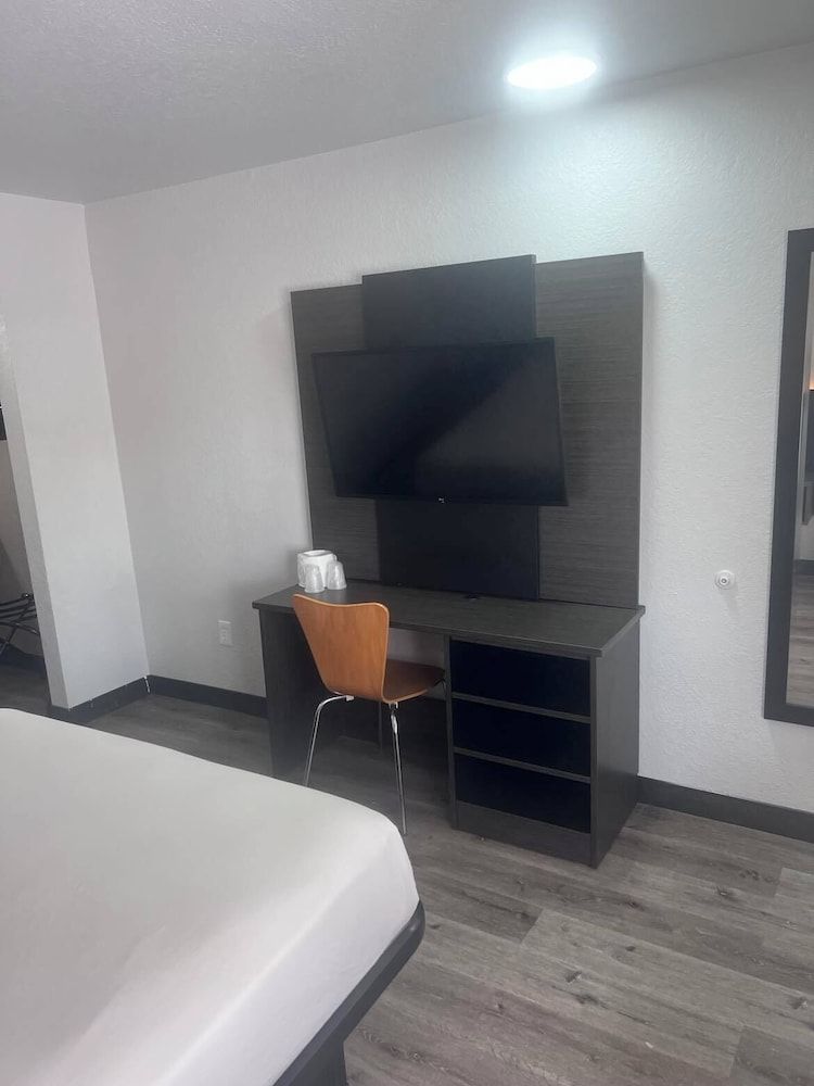 Standard Room, 1 Queen Bed, Non Smoking