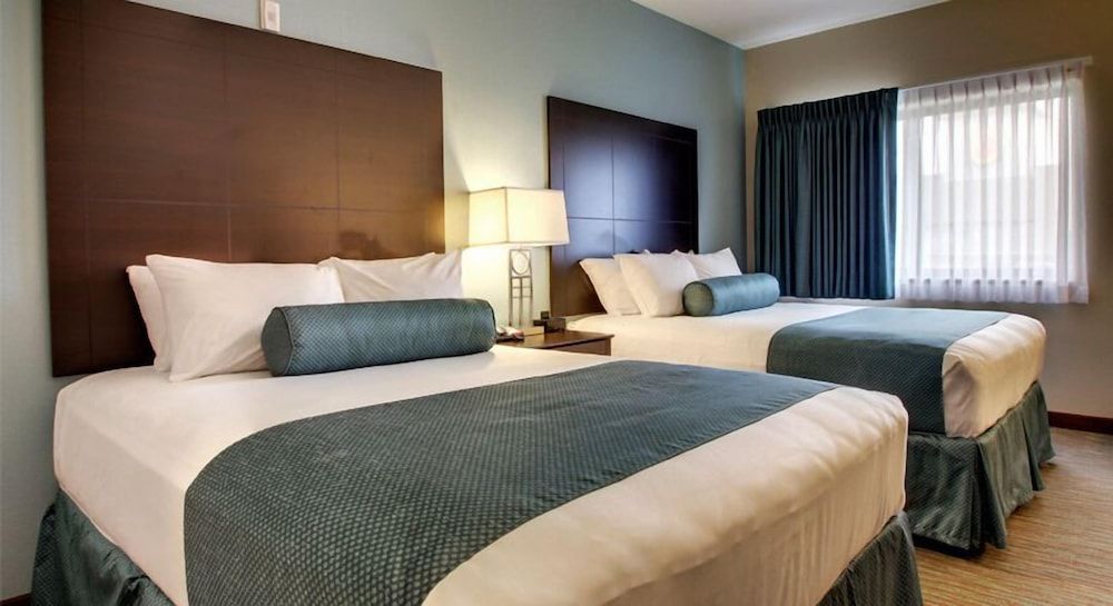 Cobblestone Inn & Suites – Fort Dodge Room, 2 Queen Beds, Non Smoking 3